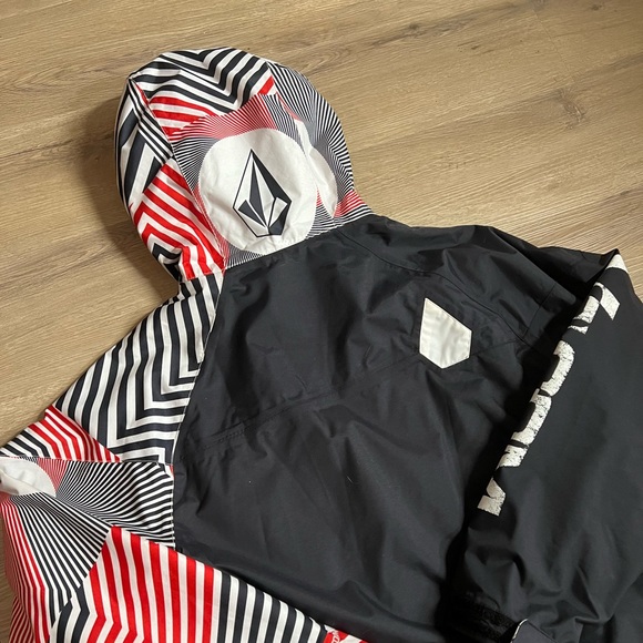 2000s Volcom Snowboard Jacket - Picture 6 of 6